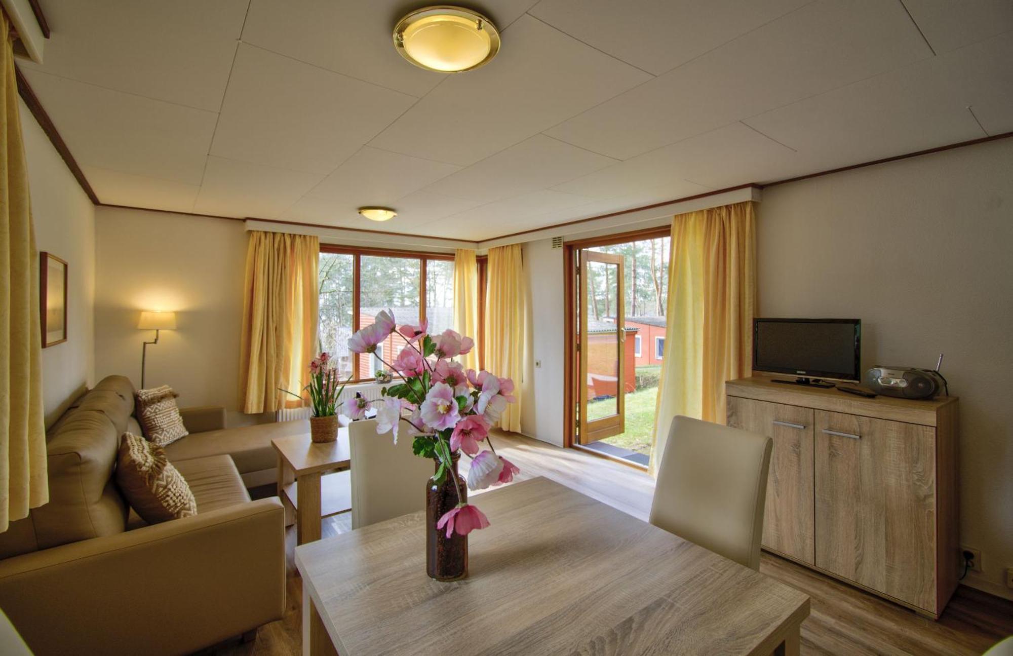 Camping-Und Ferienpark Havelberge Gross Quassow Exterior photo