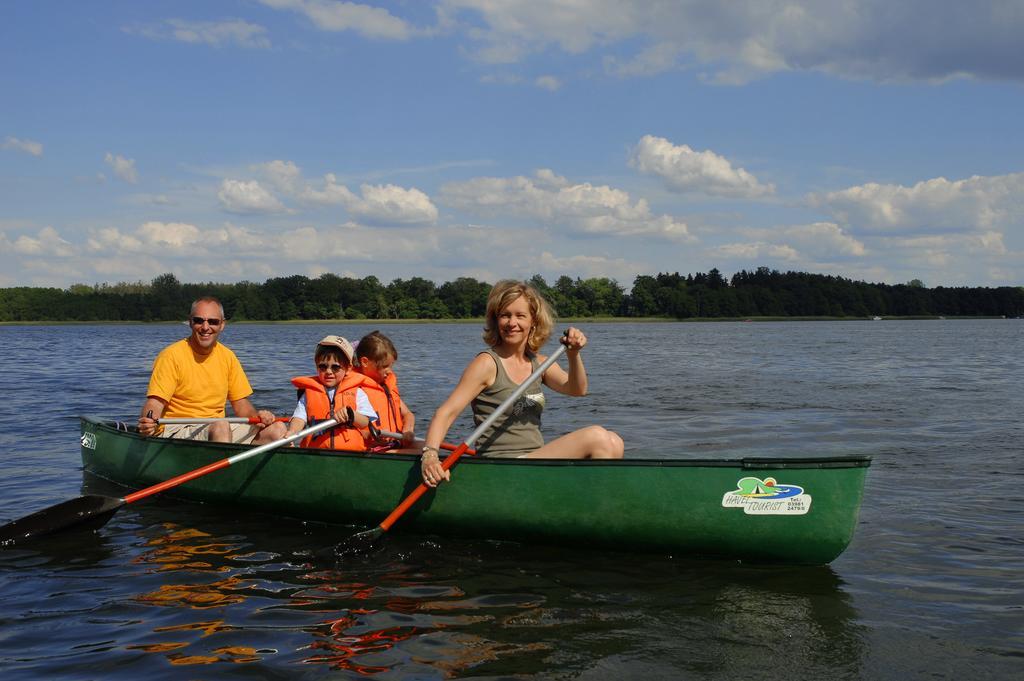 Camping-Und Ferienpark Havelberge Gross Quassow Exterior photo