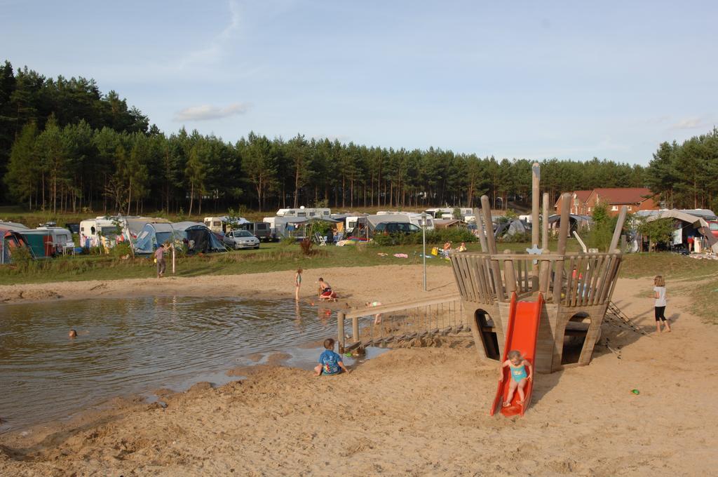Camping-Und Ferienpark Havelberge Gross Quassow Room photo